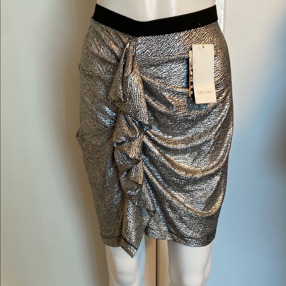 NWT Karen Kane Silver Metallic Skirt. Size medium